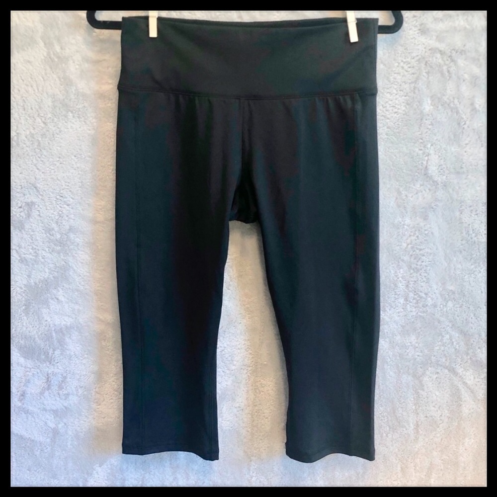 NY & Co Activewear Compression Capris